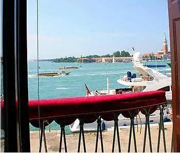 La Rosa Dei Venti Couette-café